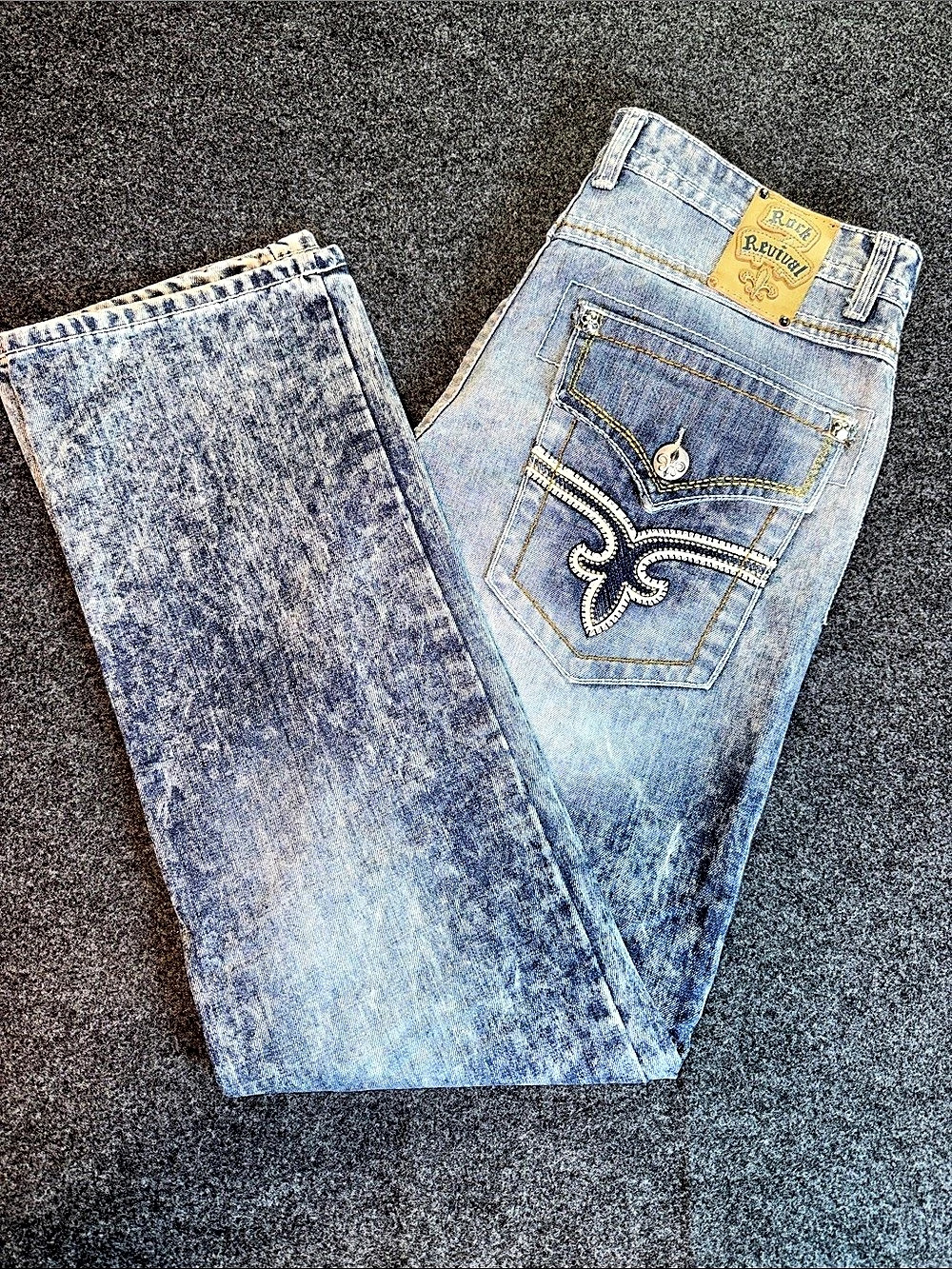 Men’s Rock Revival Jeans in Blue Waist 34 Heavy Durable Jeans. Authentic